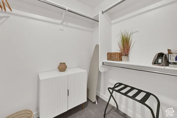 Walk-in closet