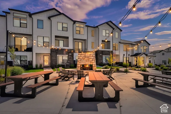 Enjoy an impressive collection of community amenities designed for recreation and relaxation