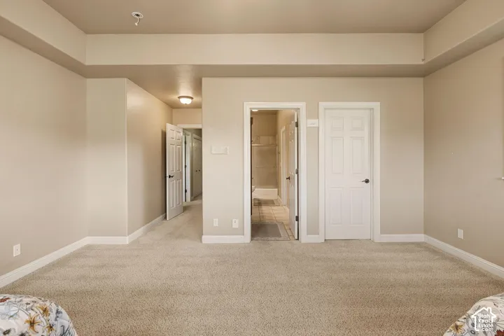 Recessed ceiling with integrated lighting