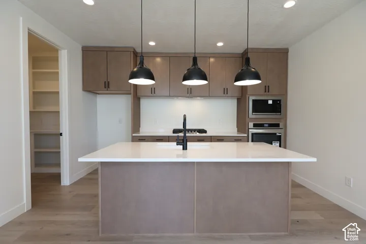 *Interior finished photos are from previously built homes of the same floor plan for example purposes. Upgrades and finishes vary.*