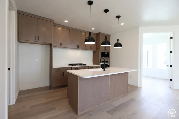 *Interior finished photos are from previously built homes of the same floor plan for example purposes. Upgrades and finishes vary.*