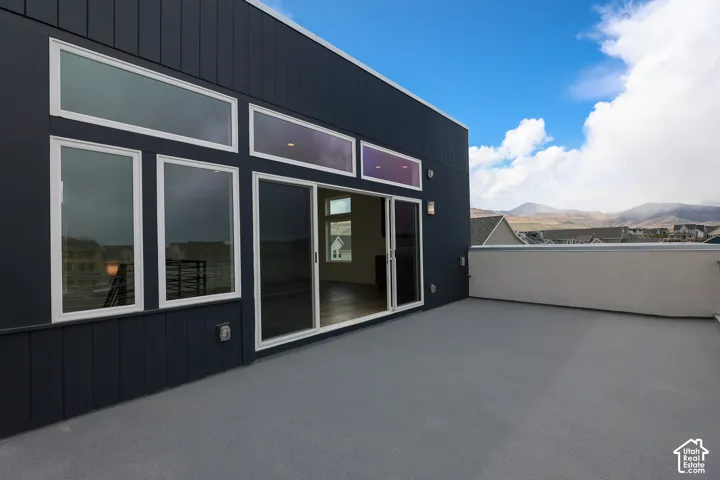 *Interior finished photos are from previously built homes of the same floor plan for example purposes. Upgrades and finishes vary.*