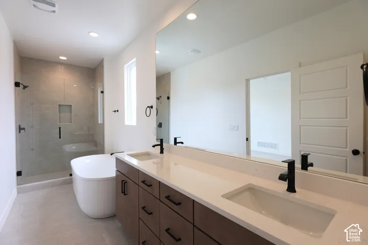 *Interior finished photos are from previously built homes of the same floor plan for example purposes. Upgrades and finishes vary.*