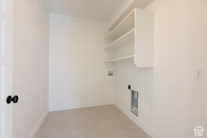 *Interior finished photos are from previously built homes of the same floor plan for example purposes. Upgrades and finishes vary.*