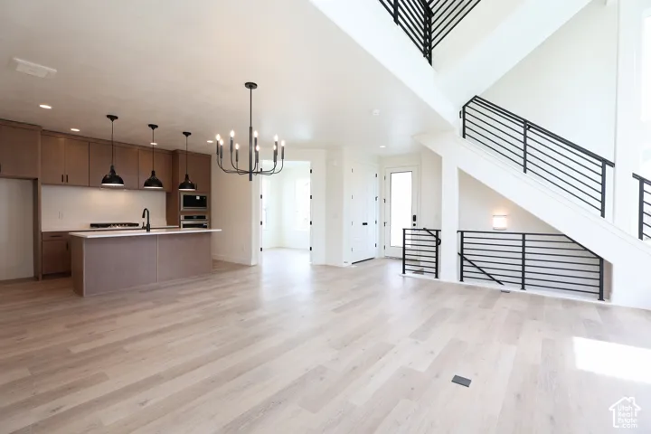 *Interior finished photos are from previously built homes of the same floor plan for example purposes. Upgrades and finishes vary.*