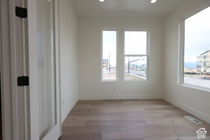 *Interior finished photos are from previously built homes of the same floor plan for example purposes. Upgrades and finishes vary.*