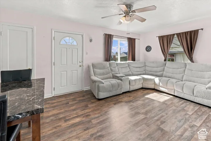 190 Ross Dr, Clearfield, Utah 84015