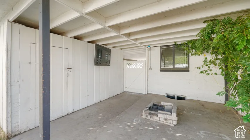 Covered patio with concrete flooring