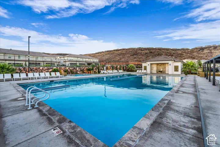 2310 E Arena Roja Dr, Washington, Utah 84780