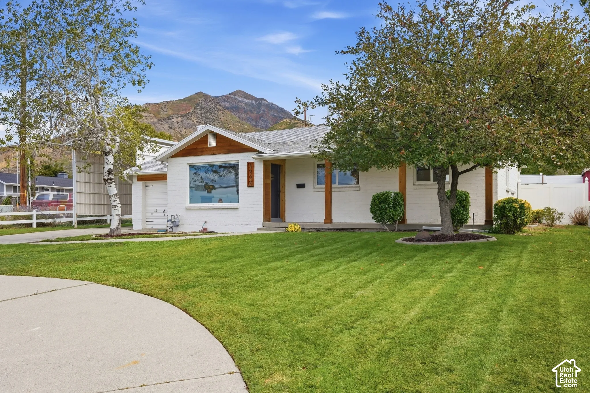 Beautiful home with covered RV-Boat parking