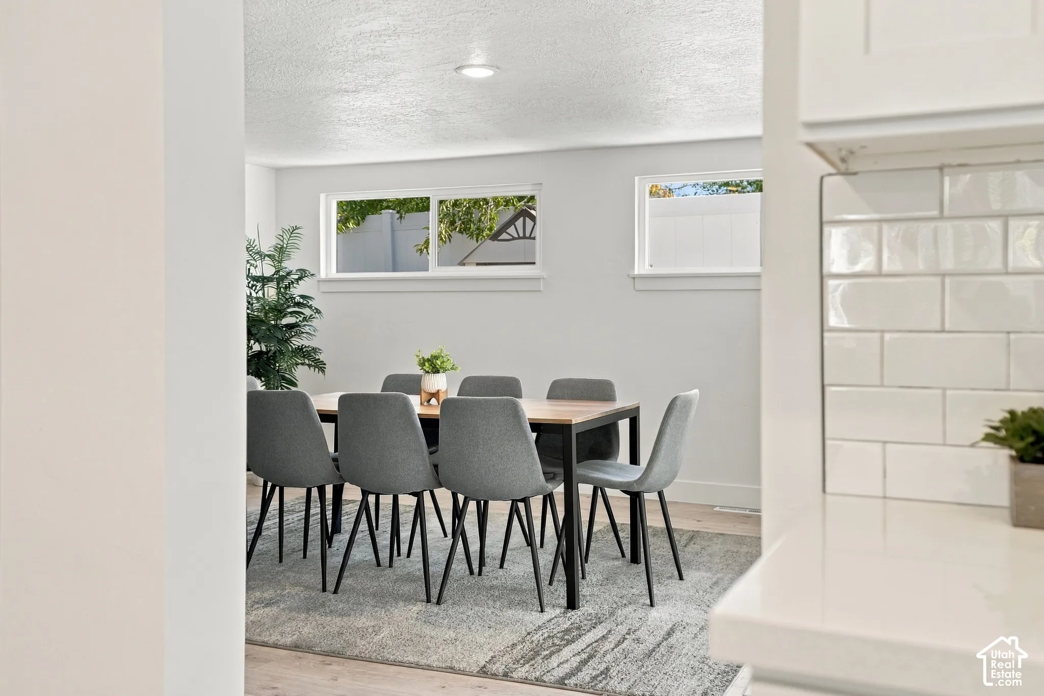 BIG dining area off the kitchen for holidays and Friendsgiving and BBQ Sundays.