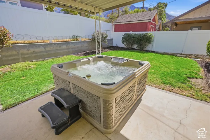 Outdoor jacuzzi is a great place to relax after a long week!