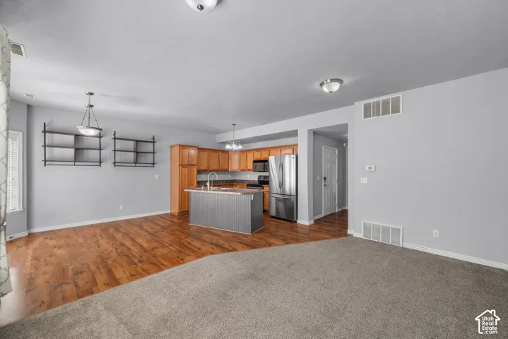 247 E Sunshine Dr, Saratoga Springs, Utah 84045