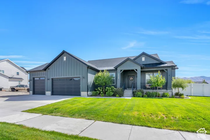4822 N Canaan Peak Dr, Eagle Mountain, Utah 84005