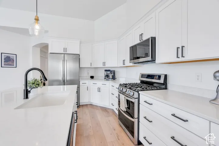 4822 N Canaan Peak Dr, Eagle Mountain, Utah 84005
