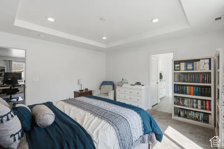 Recessed lighting in a tray ceiling
