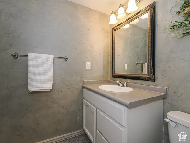 7637 S Quail Springs Cir, Midvale, Utah 84047