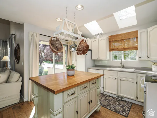 7637 S Quail Springs Cir, Midvale, Utah 84047