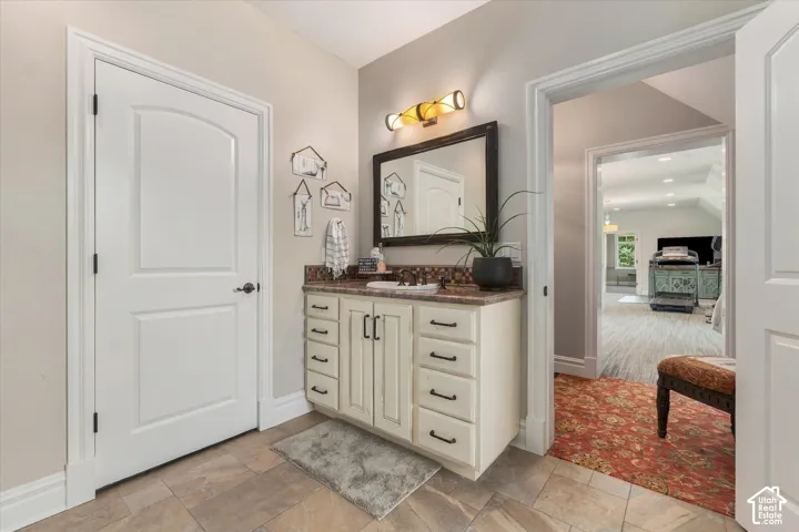 266 Meadow Dr, Springville, Utah 84663