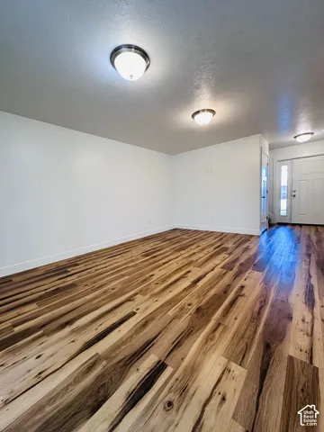 Wood-finish flooring with varied grain patterns