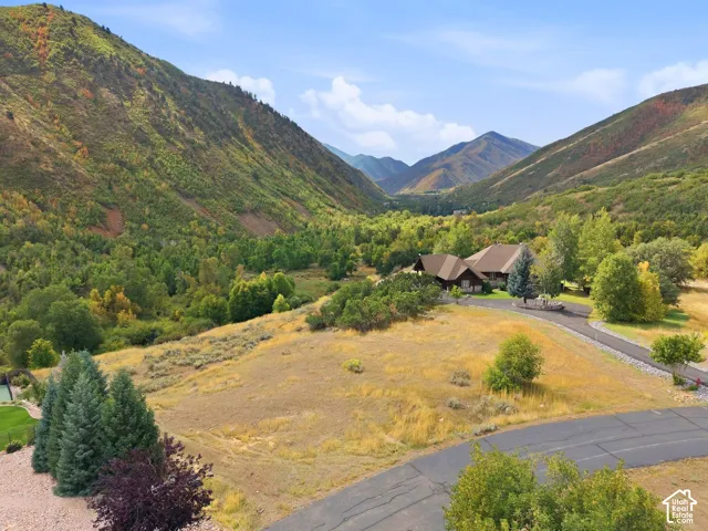 West-facing valley views in a serene mountain setting