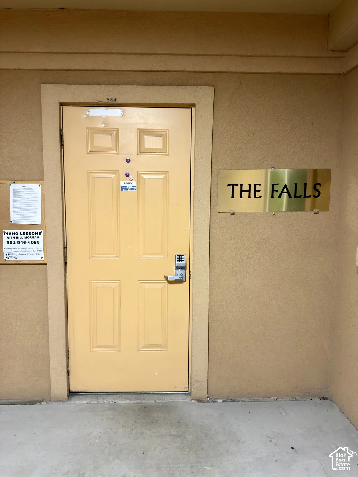 Door to The Falls/Clubhouse from the hallway