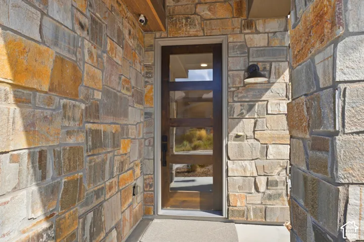 Stone veneer exterior