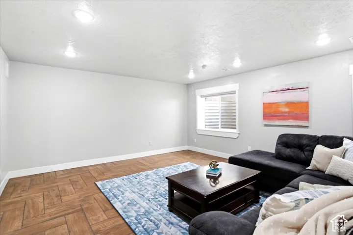 1105 W 250 N, Clearfield, Utah 84015