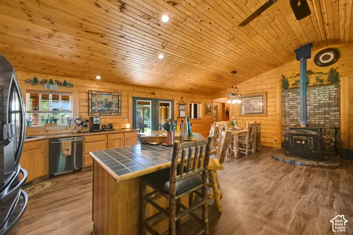 Vaulted open spaces; kitchen, dining, living