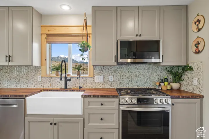 1341 S 8900 E, Huntsville, Utah 84317
