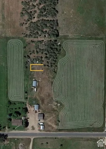 Aerial Property Map. Illustrating the property's boundaries and surrounding land features