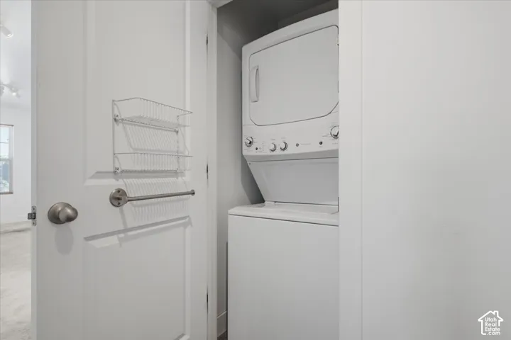 Stackable washer and dryer unit