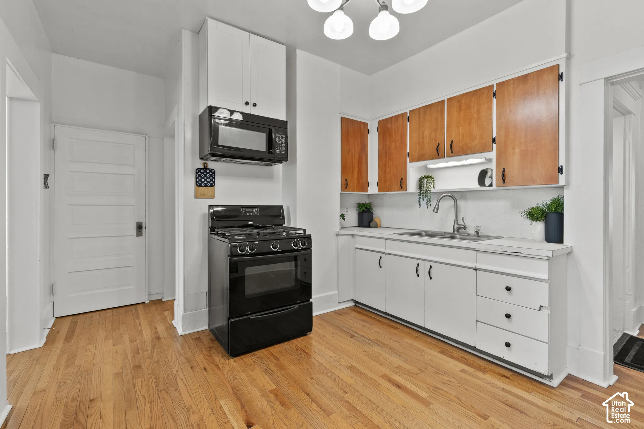 Gas range & pantry door