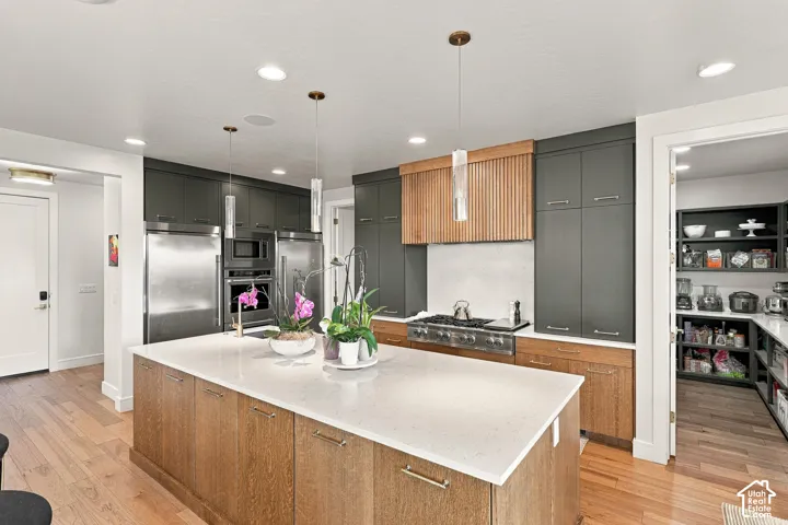 576 S 1450 W, Farmington, Utah 84025