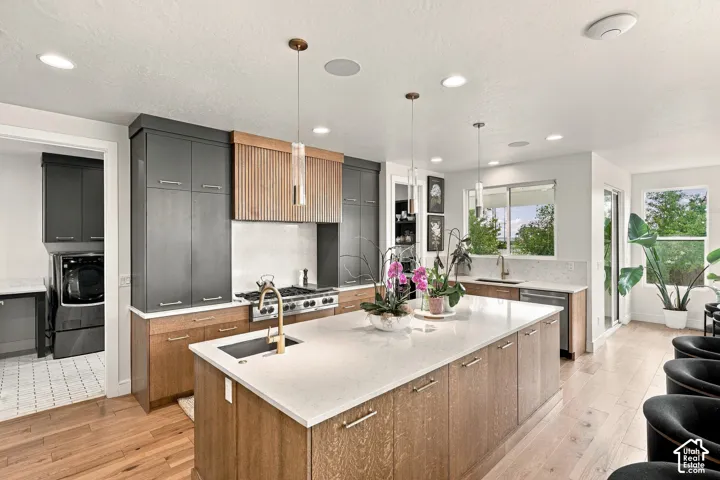 576 S 1450 W, Farmington, Utah 84025