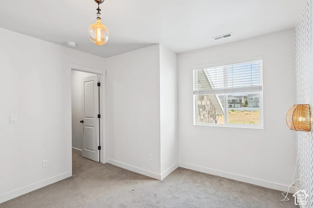 Bedroom 2 with walk-in closet - 3rd Floor