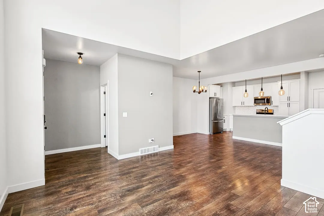 Living room / kitchen / dining area
