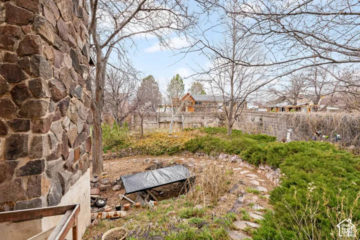Stone exterior wall