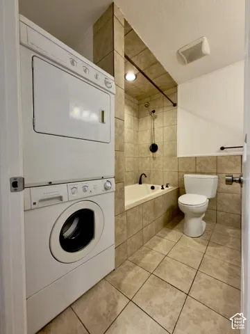 Full bathroom/laundry room