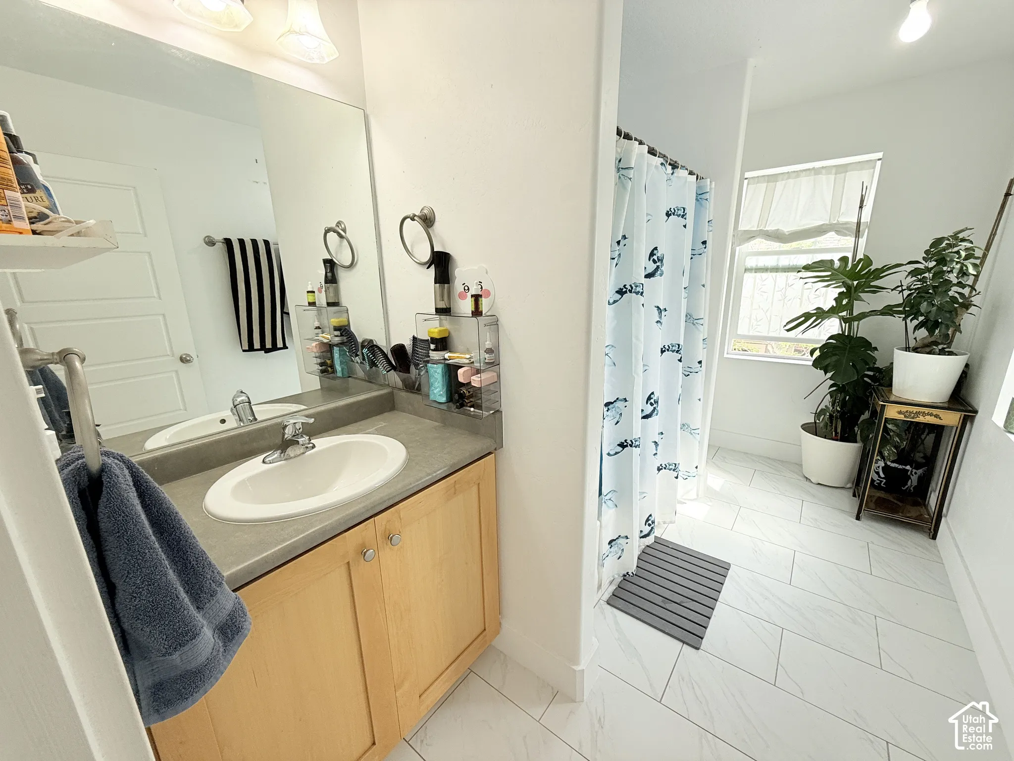 White rectangular tiled flooring