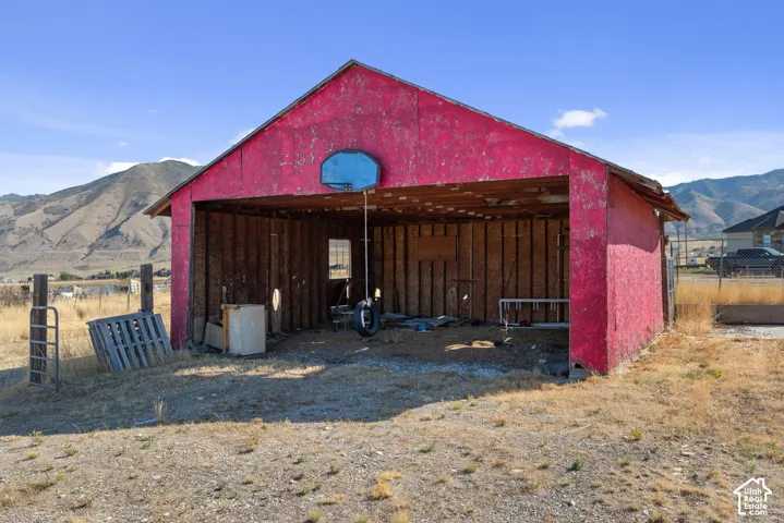 2098 N Droubay Rd, Tooele, Utah 84074