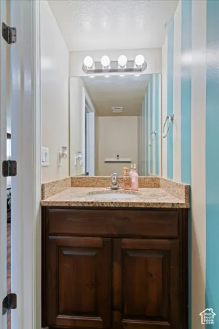 1/2 bathroom