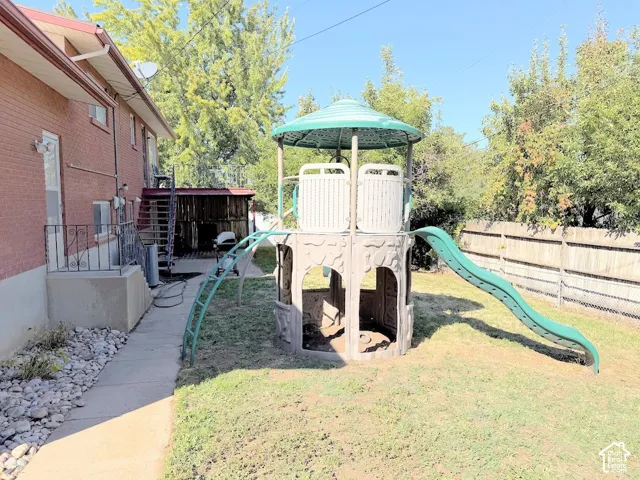 Play Set is included.