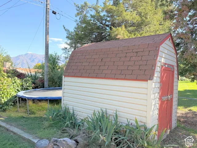 Storage shed & Trampoline are included
