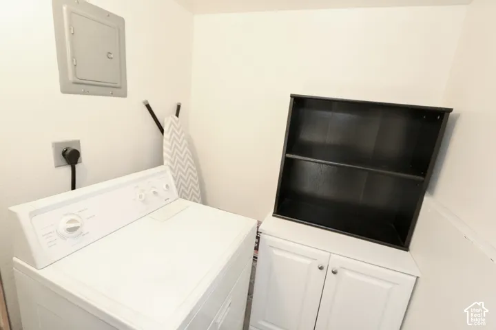 Additional laundry area with dryer