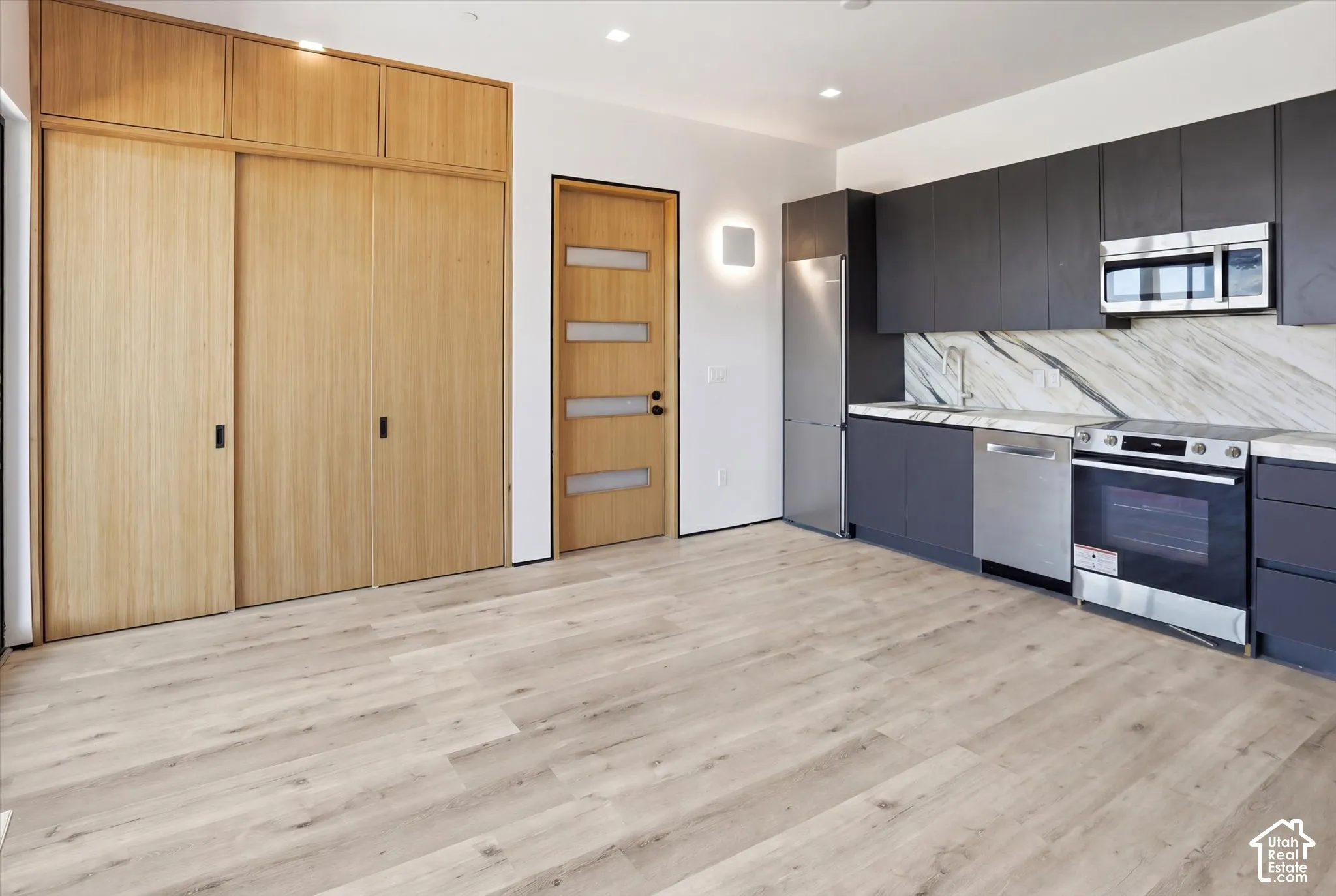 Downstairs 1 bedroom studio apartment