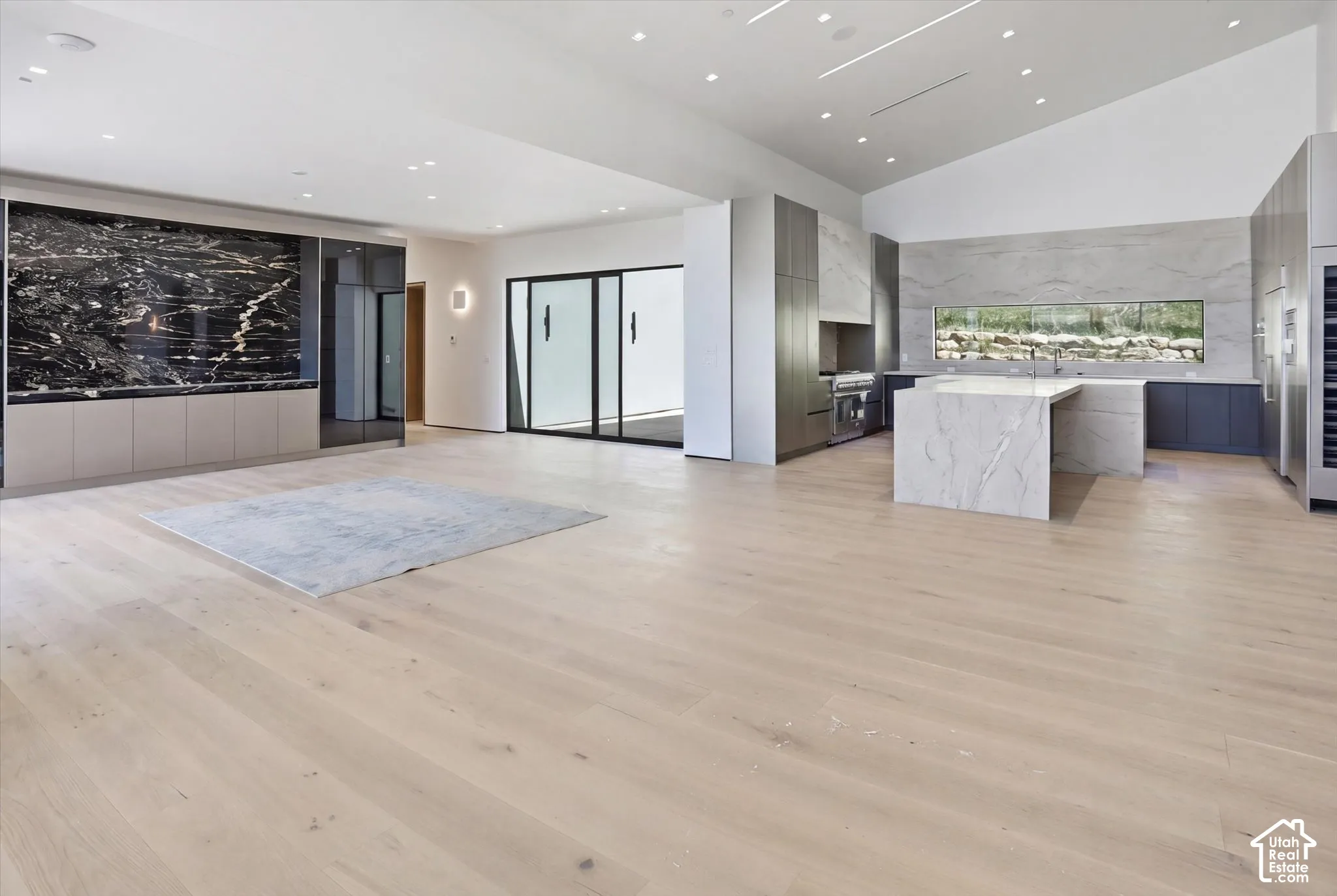 Access to patio and balcony from dining area