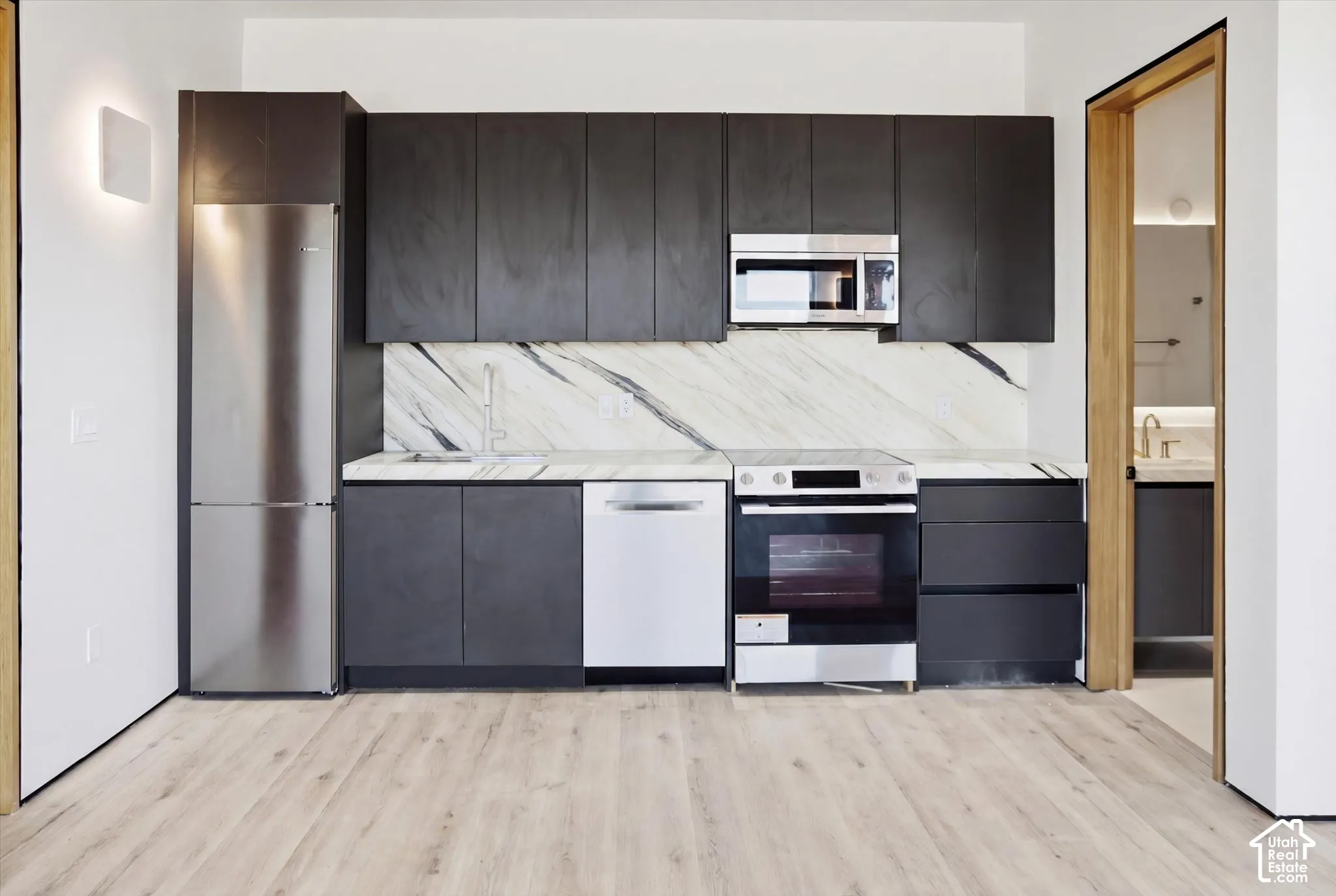 Downstairs 1 bedroom studio apartment with stainless steel appliances