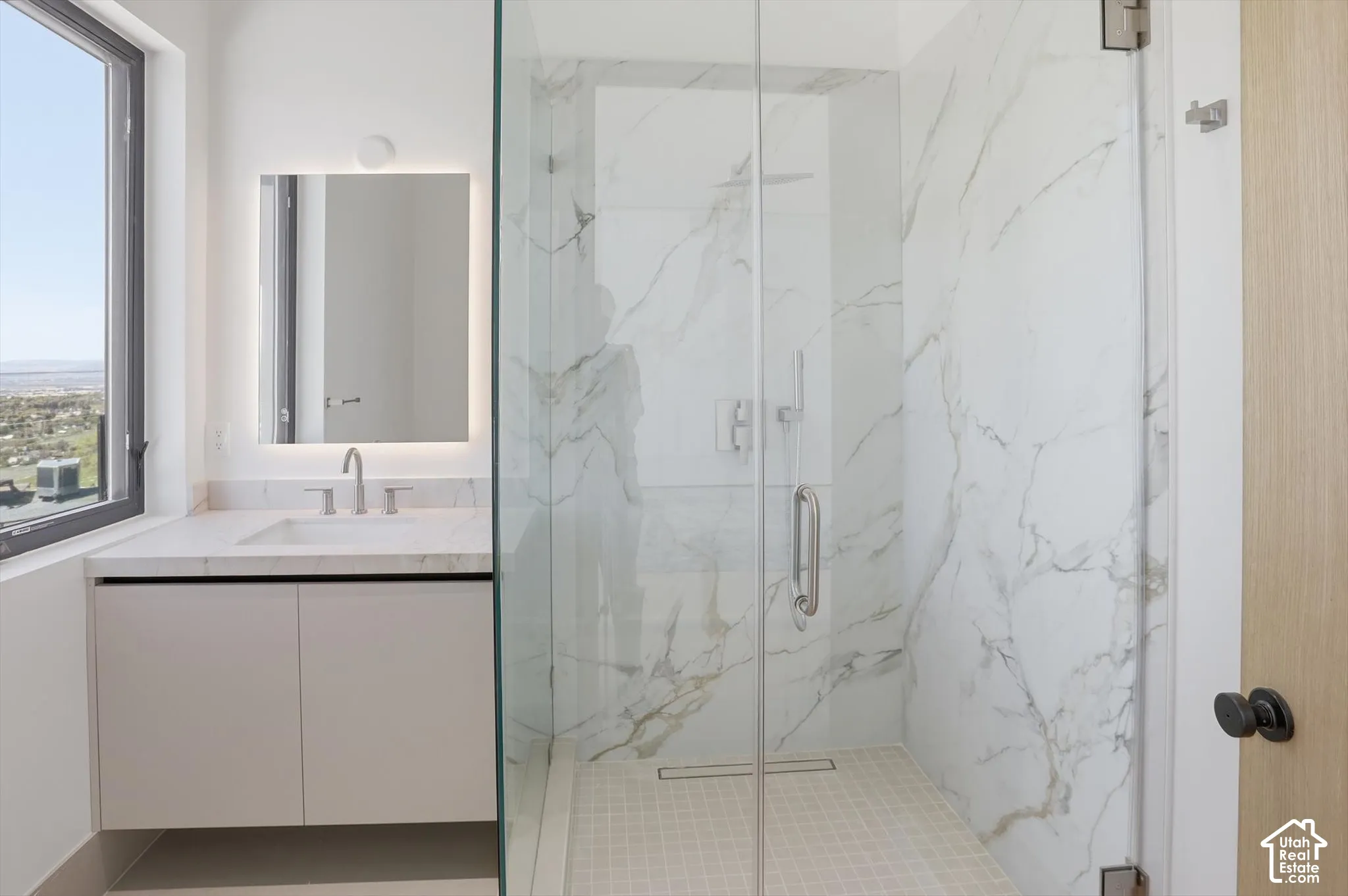 Secondary Bedroom 3 on suite bathroom
