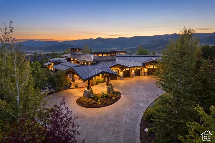 Surreal, unobstructed Mountain Views